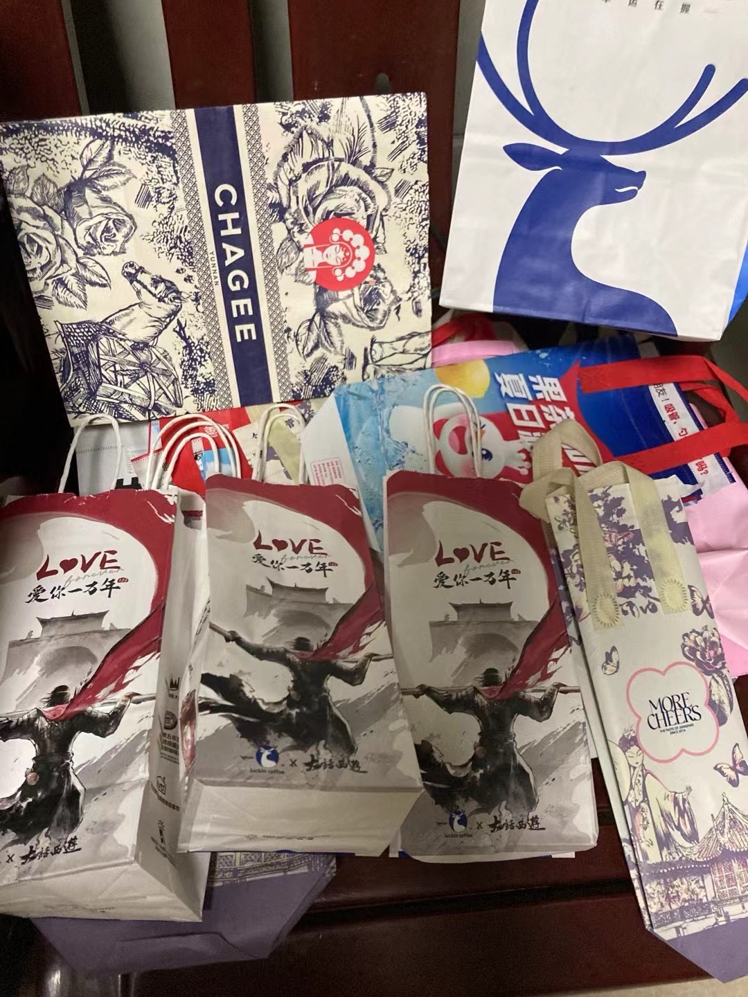 从去年用有锁SE2 到无锁SE3 去年点库迪到现在瑞幸 以前用植护现在用得宝
从6000公里82 / 作者:小熊科技 / 