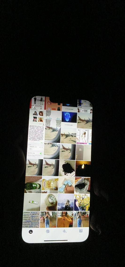 刚翻了翻网盘，想重温下20年想深入了解的照片，无意间翻到了11年的初中生网吧照，那头30 / 作者:白衣染霜华x / 