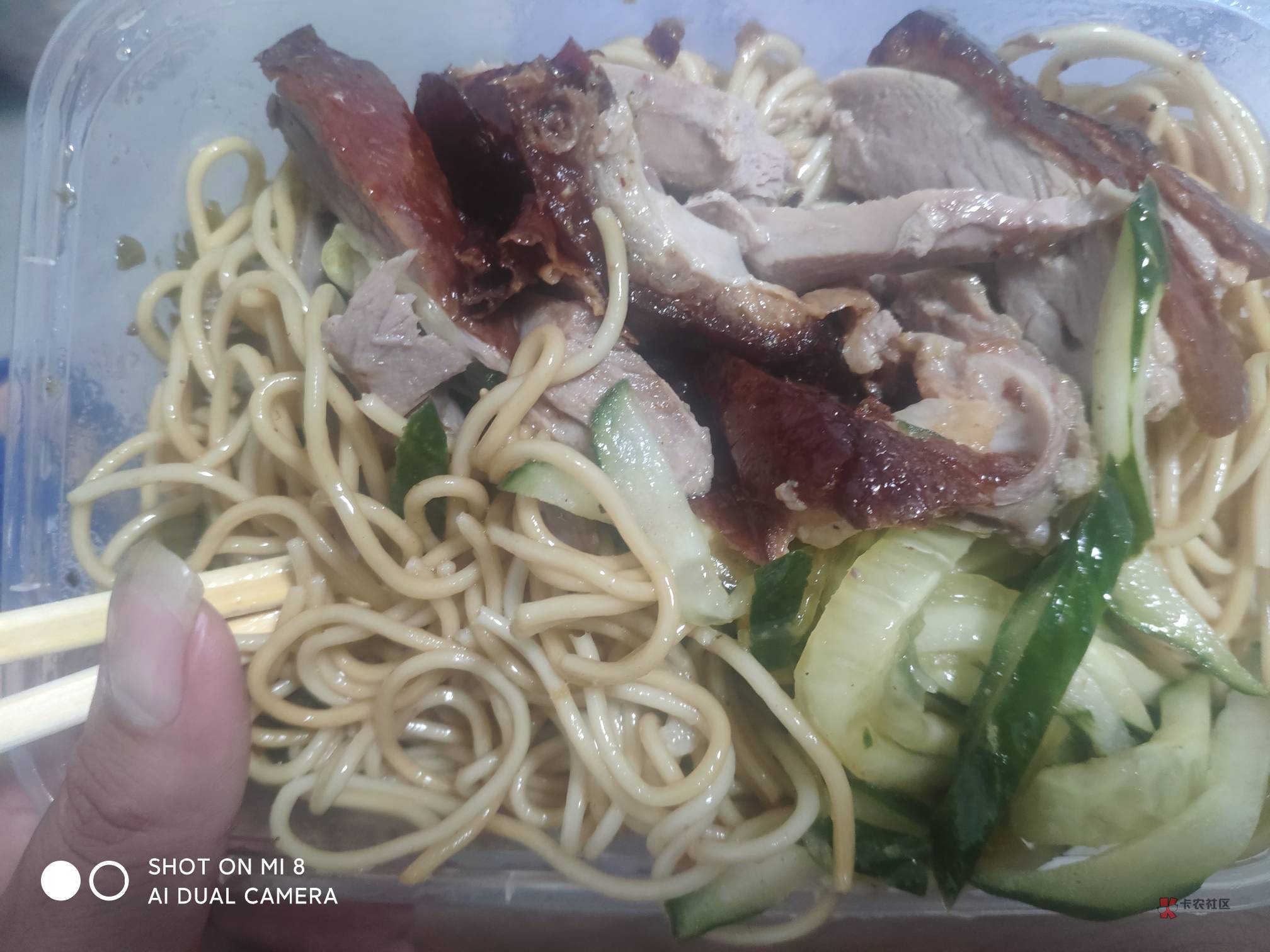 大概过了一个多月吧,她又约我见面,我把时间定到了晚上,尽管她不介意我的皮肤状况,83 / 作者:白菜阿珂 / 大概过了一个多月吧,她又约我见面,我把时间定到了晚上,尽管她不介意我的皮肤状况,83 / 作者:白菜阿珂 /