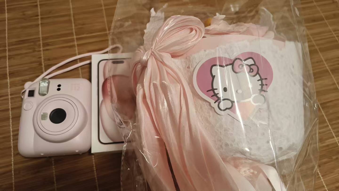 老哥们，女朋友和我闹分手，.我.买好了七夕礼物，明天去找她谈谈，不管成不成功明天都50 / 作者:江凡 / 