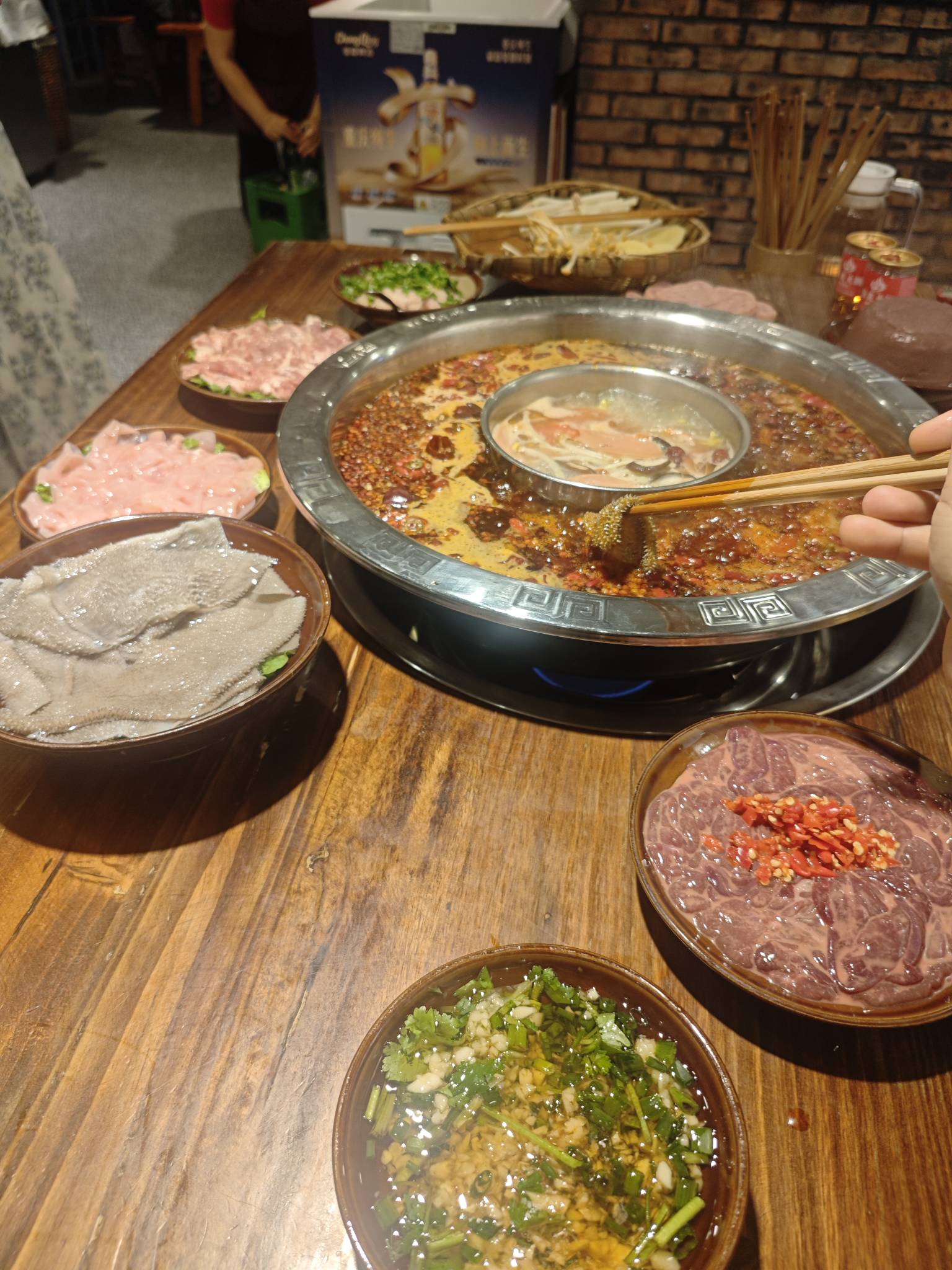 七夕和老婆吃火锅，老哥们都在酒店了吧，我们才吃饭

73 / 作者:曾经遗忘的角落 / 