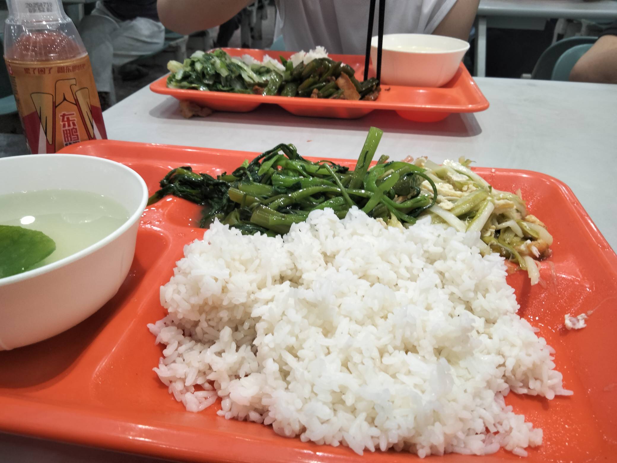 还没发工资吃不起肉，吃完还要打螺丝到天亮，不知道扛不扛得住

57 / 作者:我要发财. / 