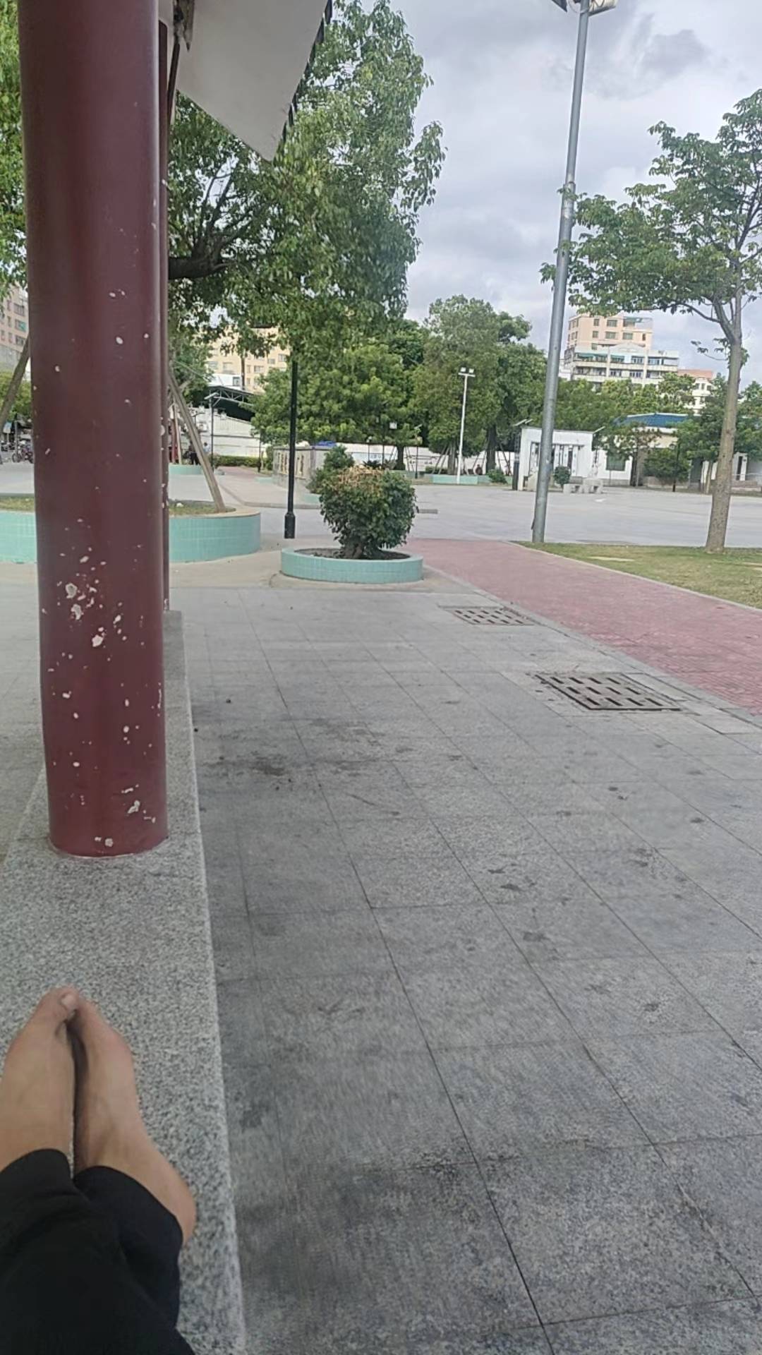 老哥们早啊，出来玩啊

93 / 作者:等我刷把挂壁 / 