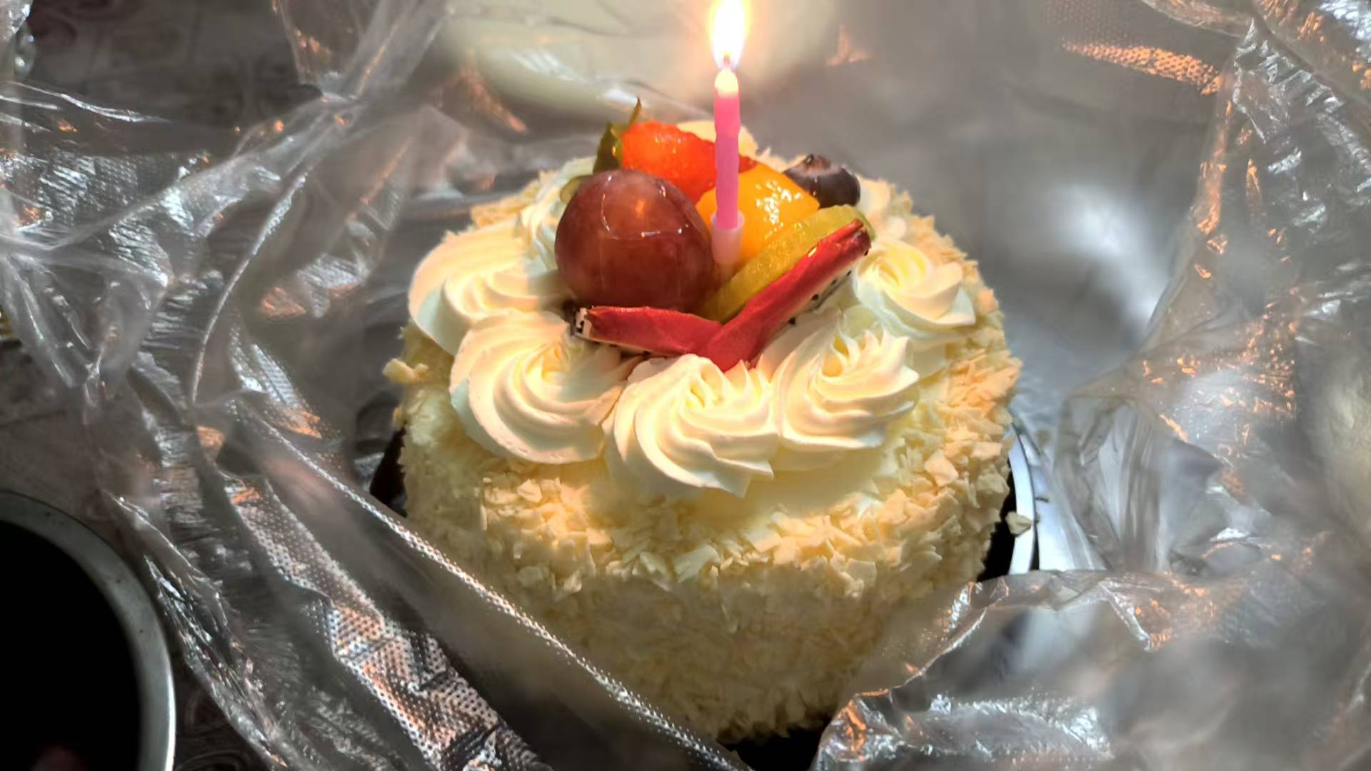 生日快乐奖励自己一个挂壁蛋糕

27 / 作者:szk6 / 