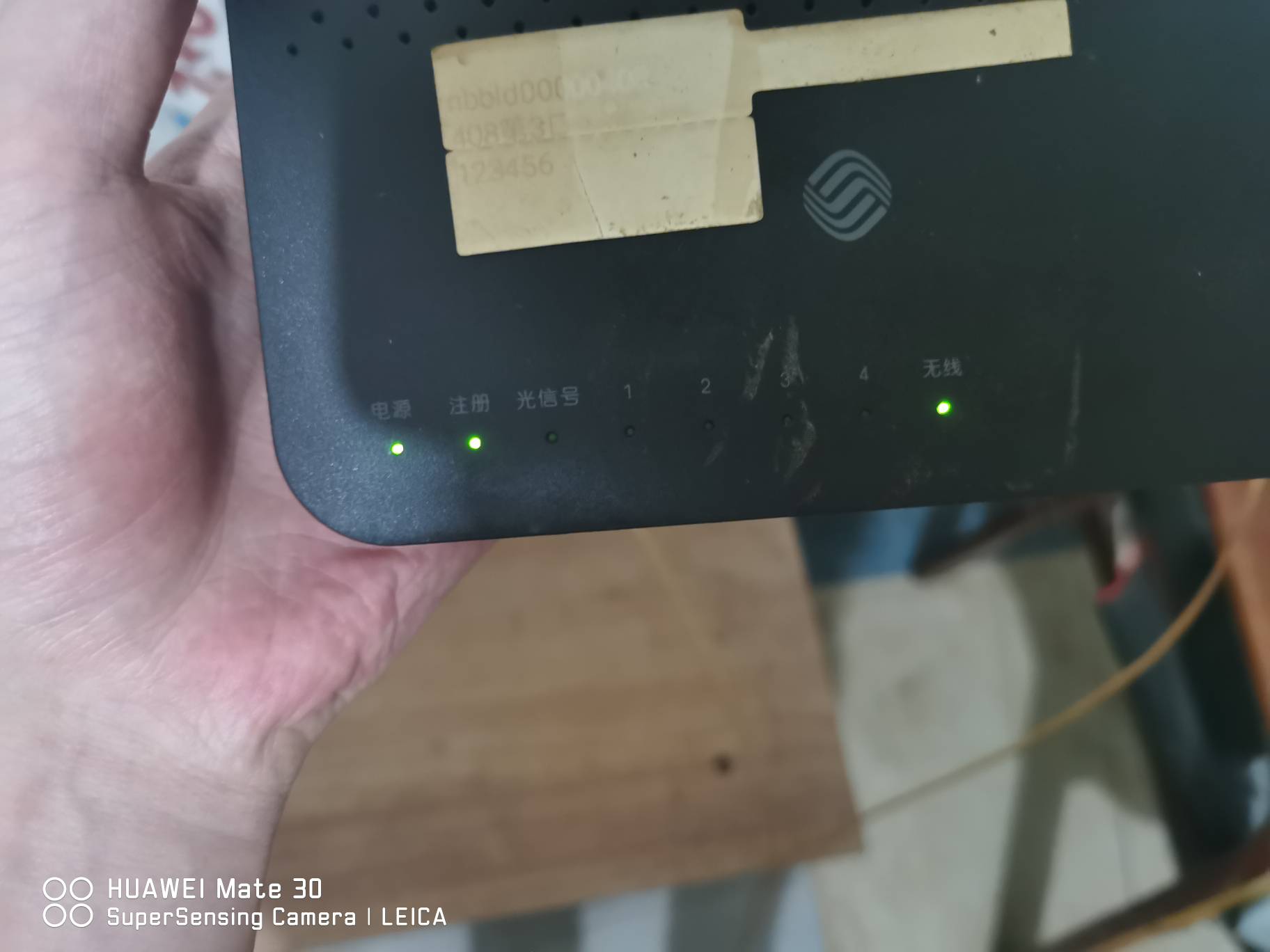 有没有懂哥啊，ip和dns换了还是没网  昨晚正常连着突然就这样了   有老哥会吗

24 / 作者:深埋。 / 