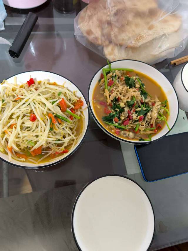 老哥们，暂时落魄了，干饭

19 / 作者:我是麻花疼的爹 / 