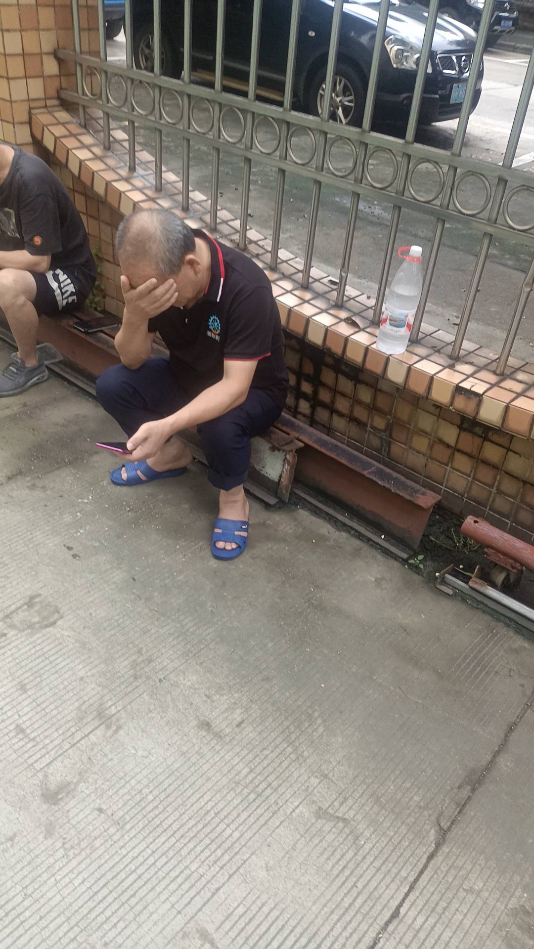 老哥们。怎么会有这种畜生。一起合租的小可爱一天开关空调三十次打底。大中午天热不开22 / 作者:月色难逃 / 