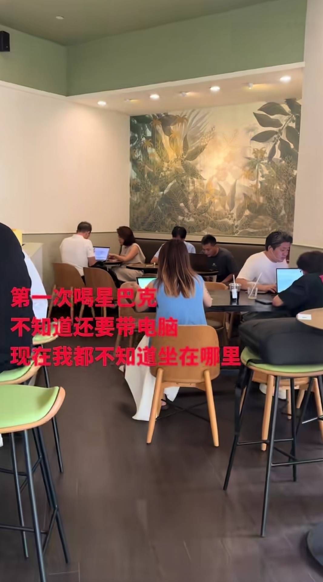 老哥们，我真的好虚啊，刚才去找工作。走了不到一公里，全身都湿透了，直接找个桥底躺47 / 作者:挂壁老哥饿了mm / 