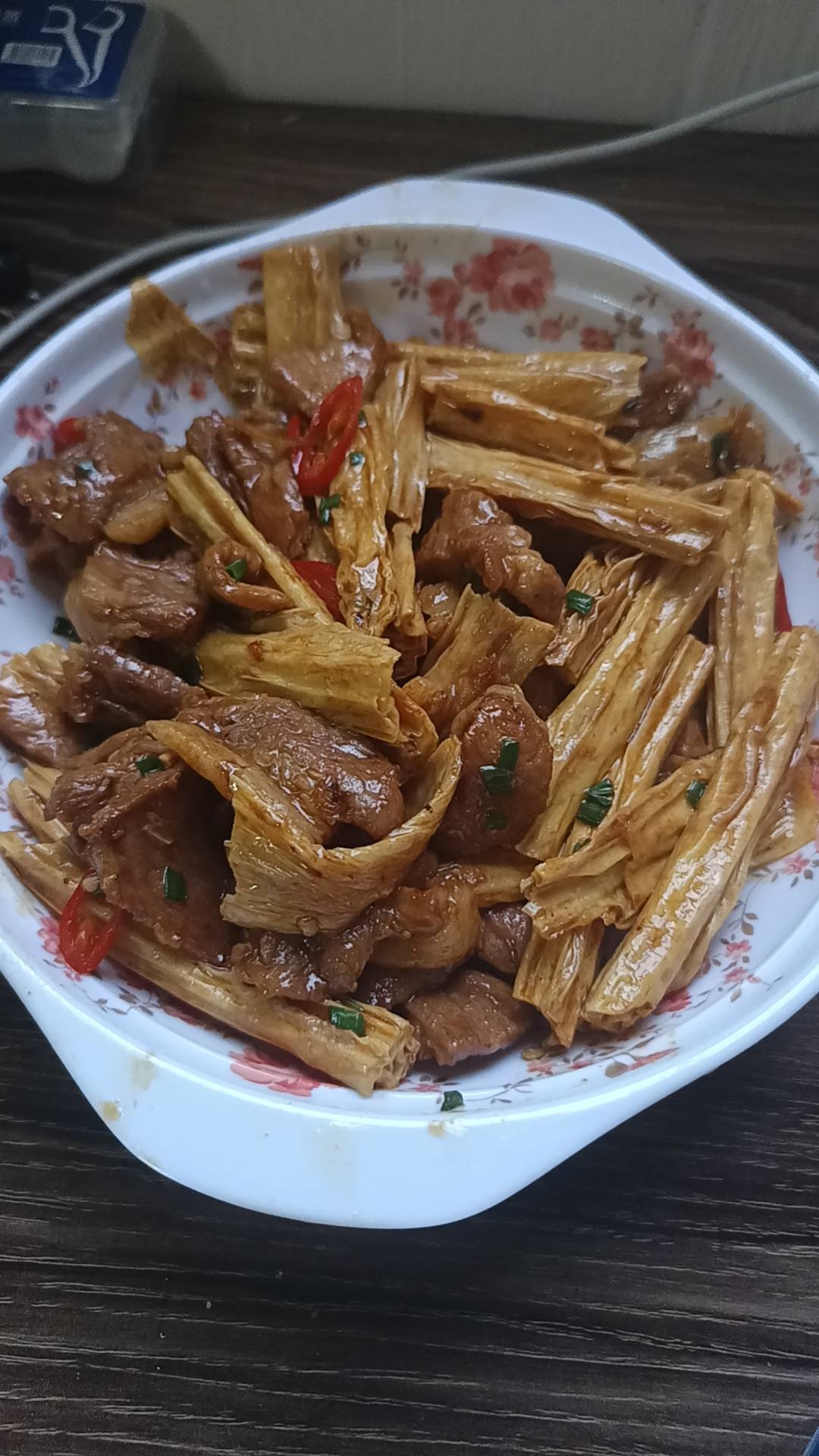 搞清吹的包衣，都泛滥到这里来了？

73 / 作者:跟我去白嫖 / 