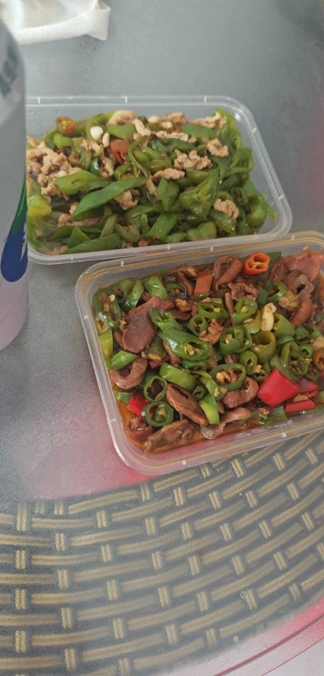瘫痪公园，吃点喝点，下午继续跑外卖


93 / 作者:细狗行不行 / 