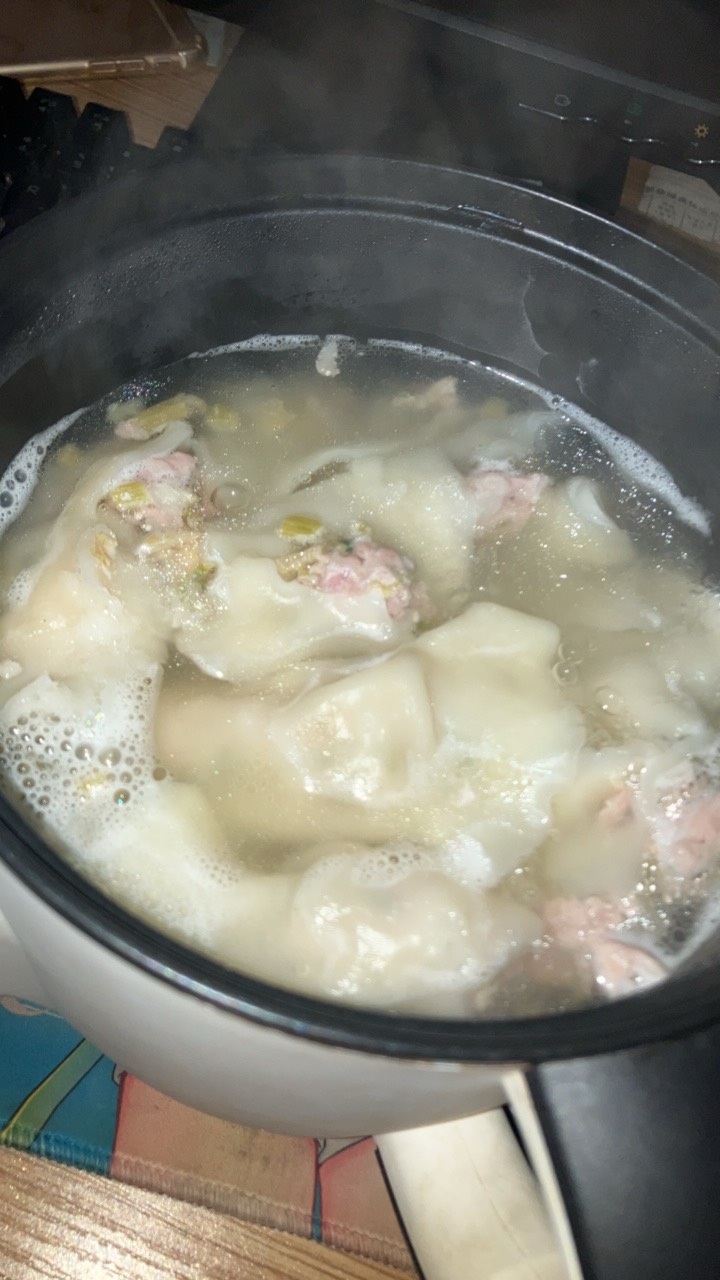 夜宵鲜肉饺子

18 / 作者:小熊科技 / 
