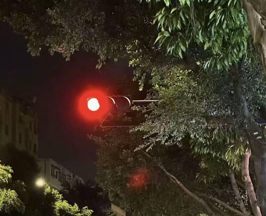 老哥们，我拍到血血了 快来看呀

24 / 作者:挂壁老哥gg / 