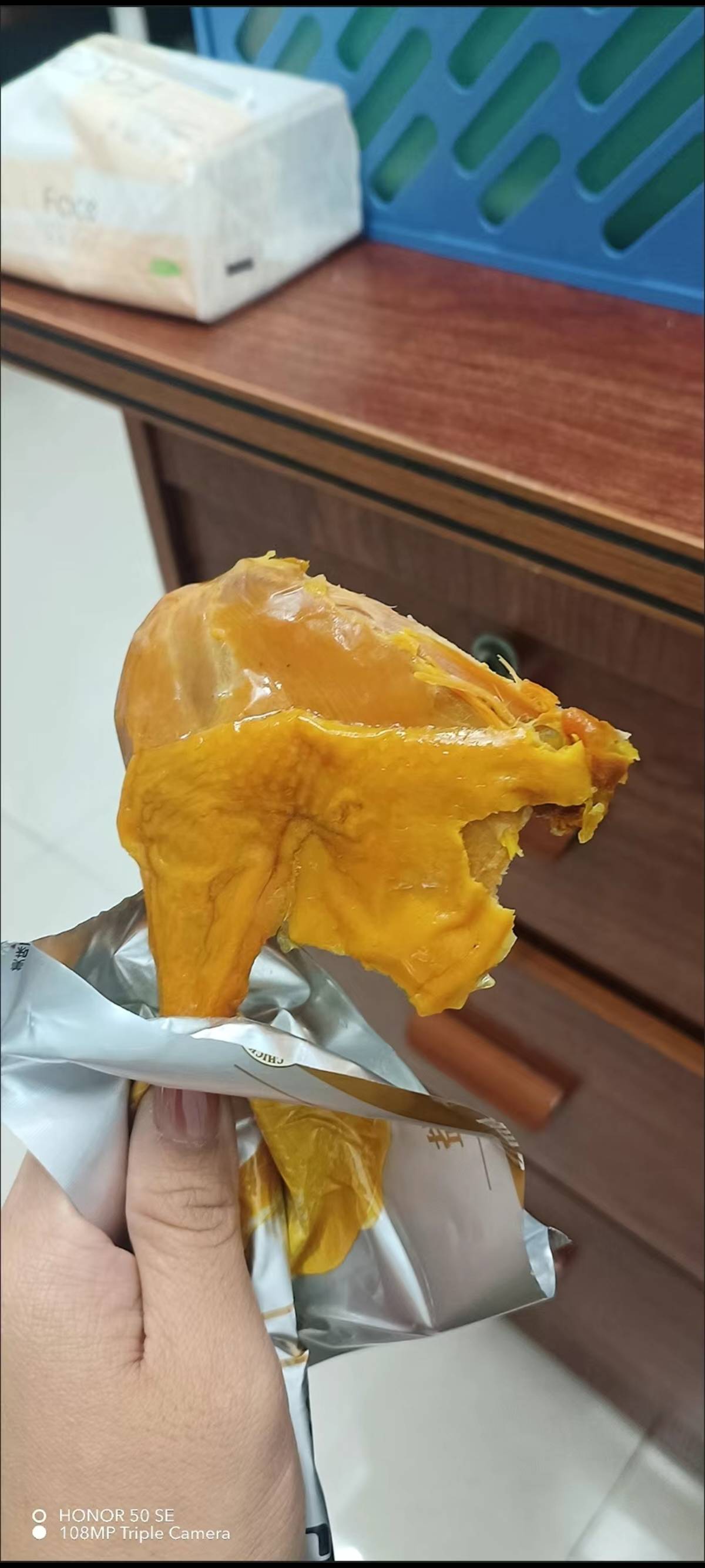 有一说一无穷的这个盐焗鸡腿确实好吃，就是太他们的贵了，一个十几块，要是没有返现，3 / 作者:天空的时候给我 / 