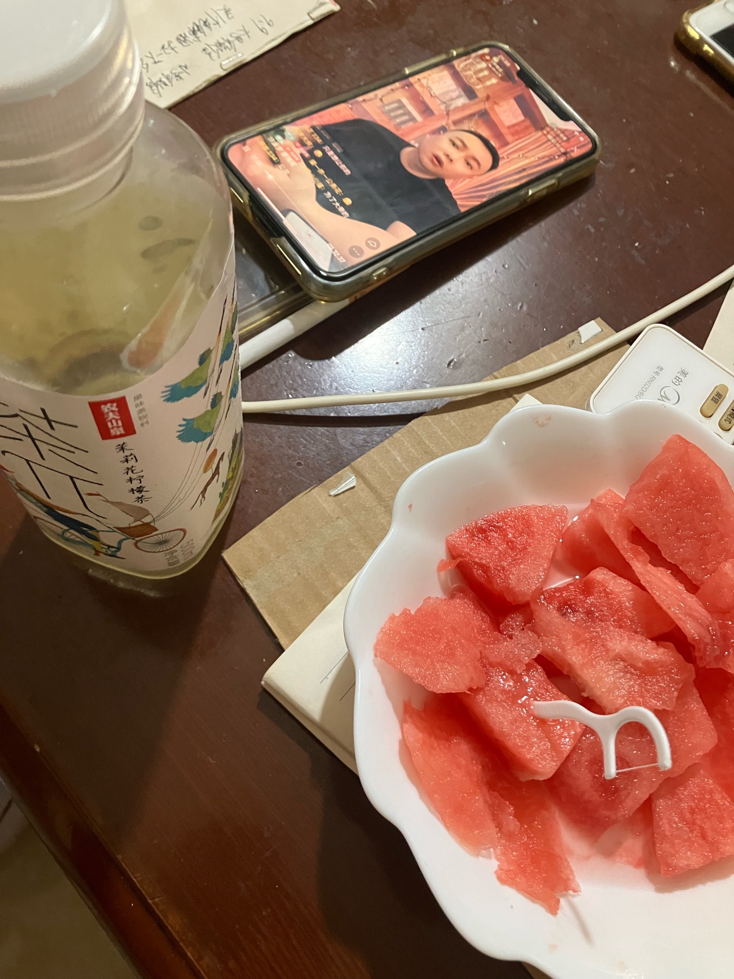 美滋滋



42 / 作者:小熊科技 / 