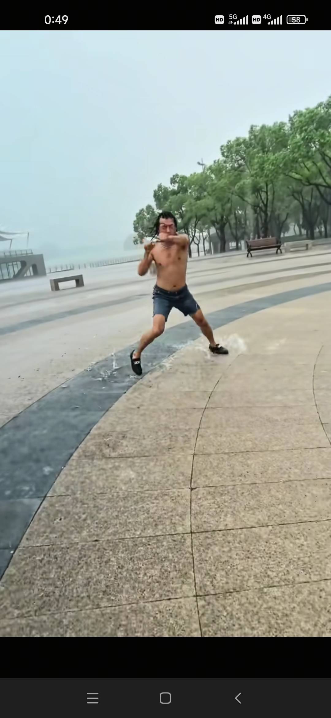 这才是真正的大战，雨中狂舞 


10 / 作者:肥美的烧鸭 / 