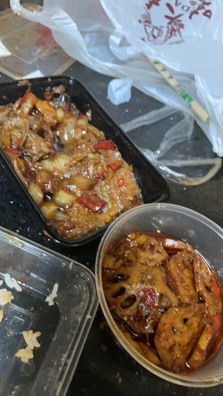 感觉是在吃油，太上头了 ！又辣完啦 我一个江西仔都不喜欢吃江西菜啦

44 / 作者:寻梦青年2 / 