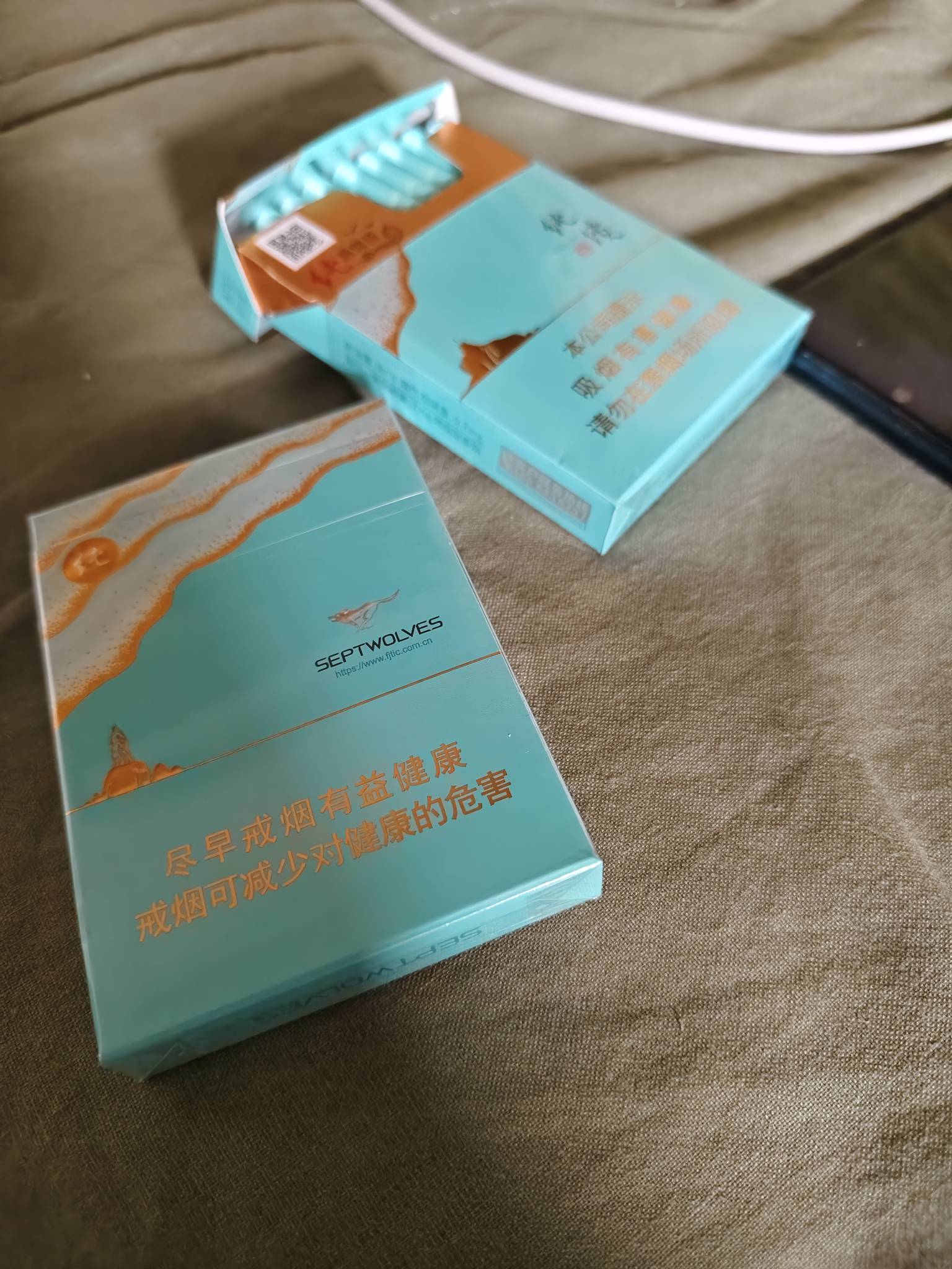 没买到颜悦，买了两盒这个，比颜悦好抽多了，还便宜

2 / 作者:广东第一矮 / 