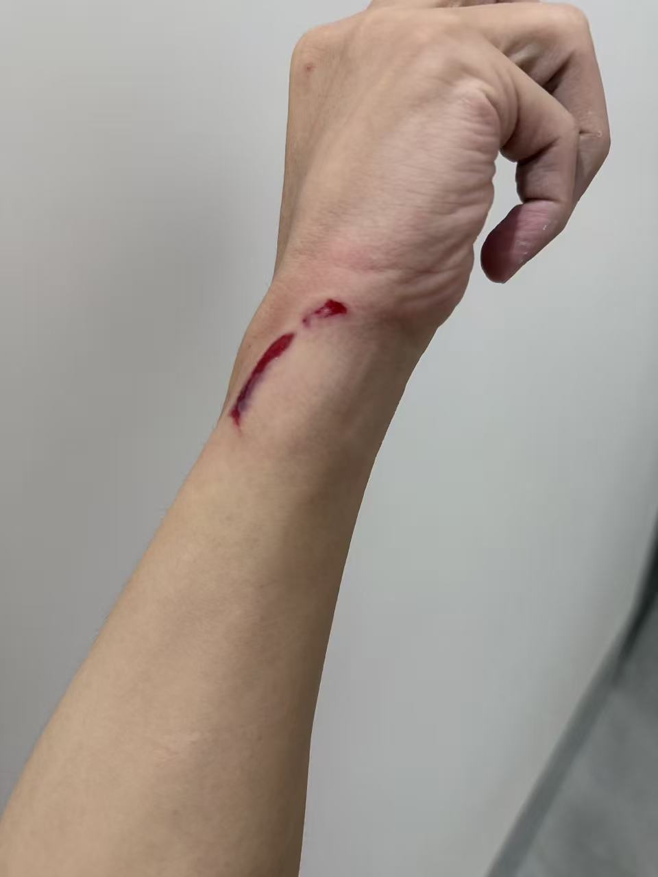 被车划到2000大毛，都准备打开懂车帝看车了，车主下来就说给收款码，他赶时间。回来一26 / 作者:条野太狼 / 