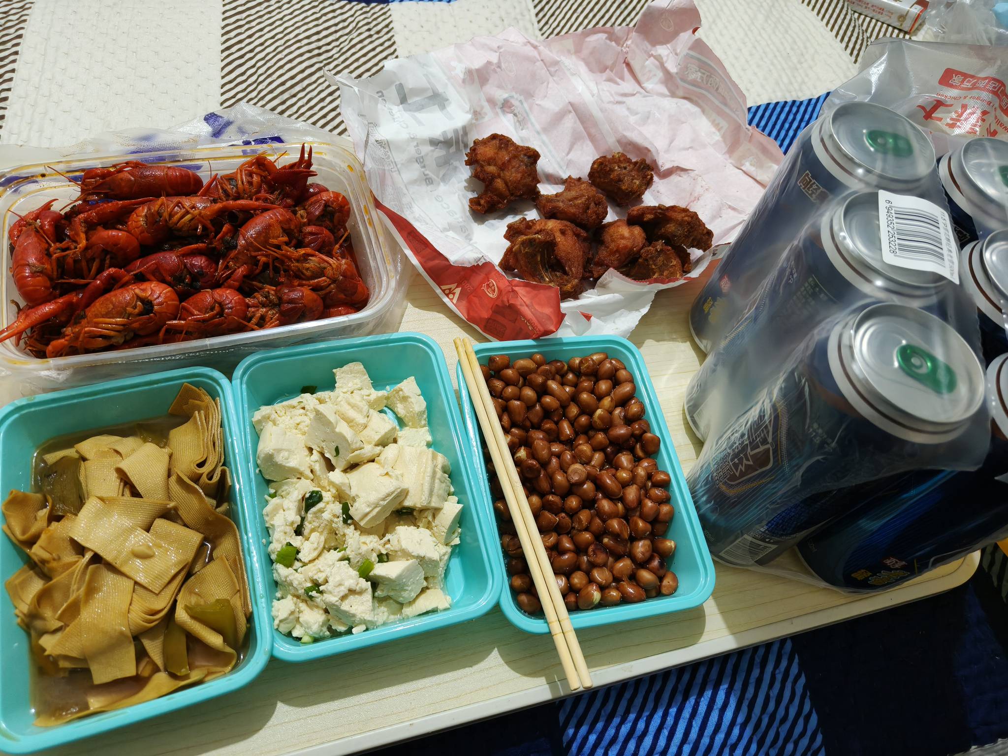 今天想喝点，就是买完酒菜之后彻底挂壁了


83 / 作者:番茄炒土豆 / 