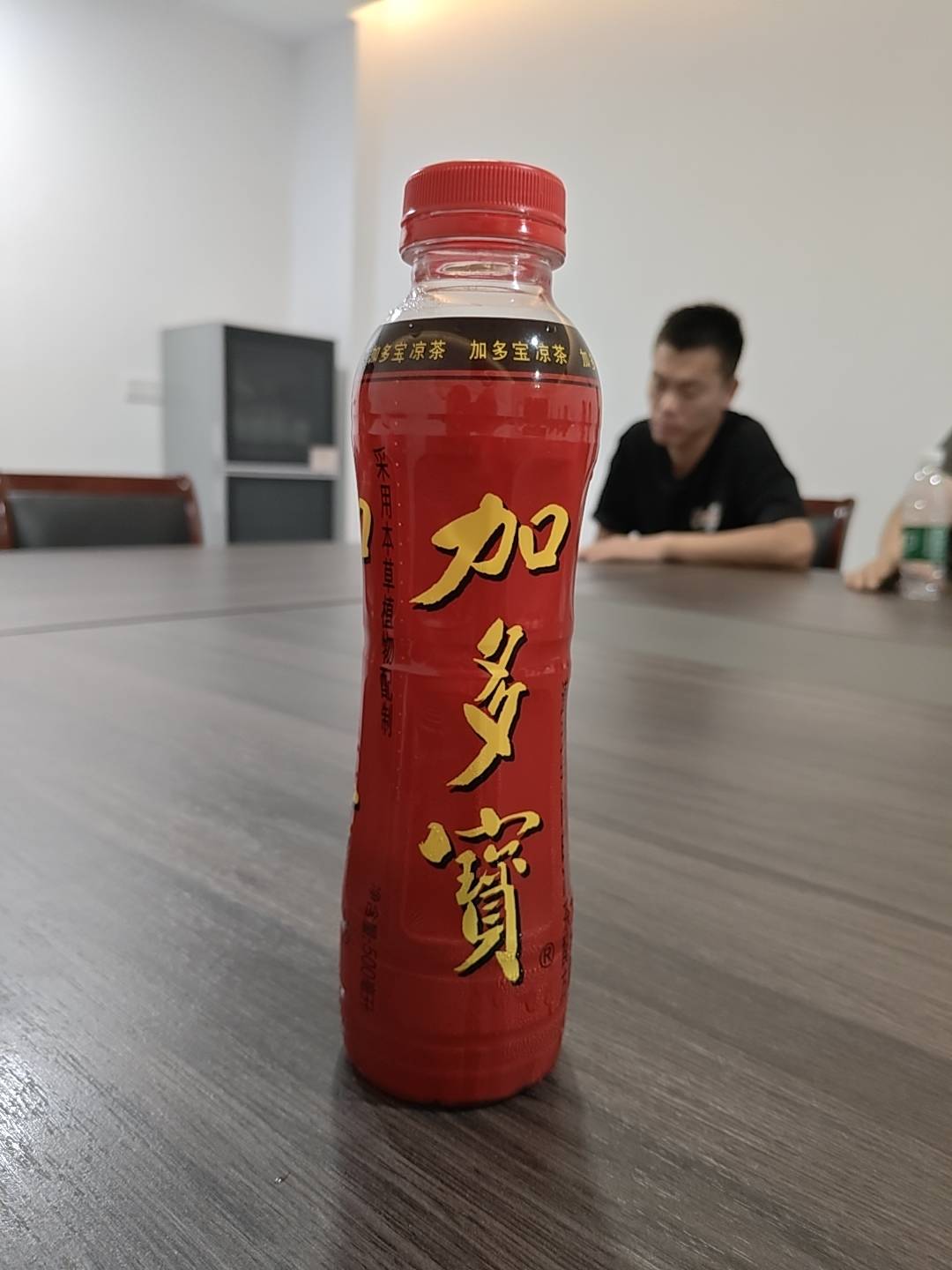 接上贴，我们要三天误工费792他们死活不同意，后面我们谈成600，中介不同意，就一直耗52 / 作者:网恋被骗五千块 / 