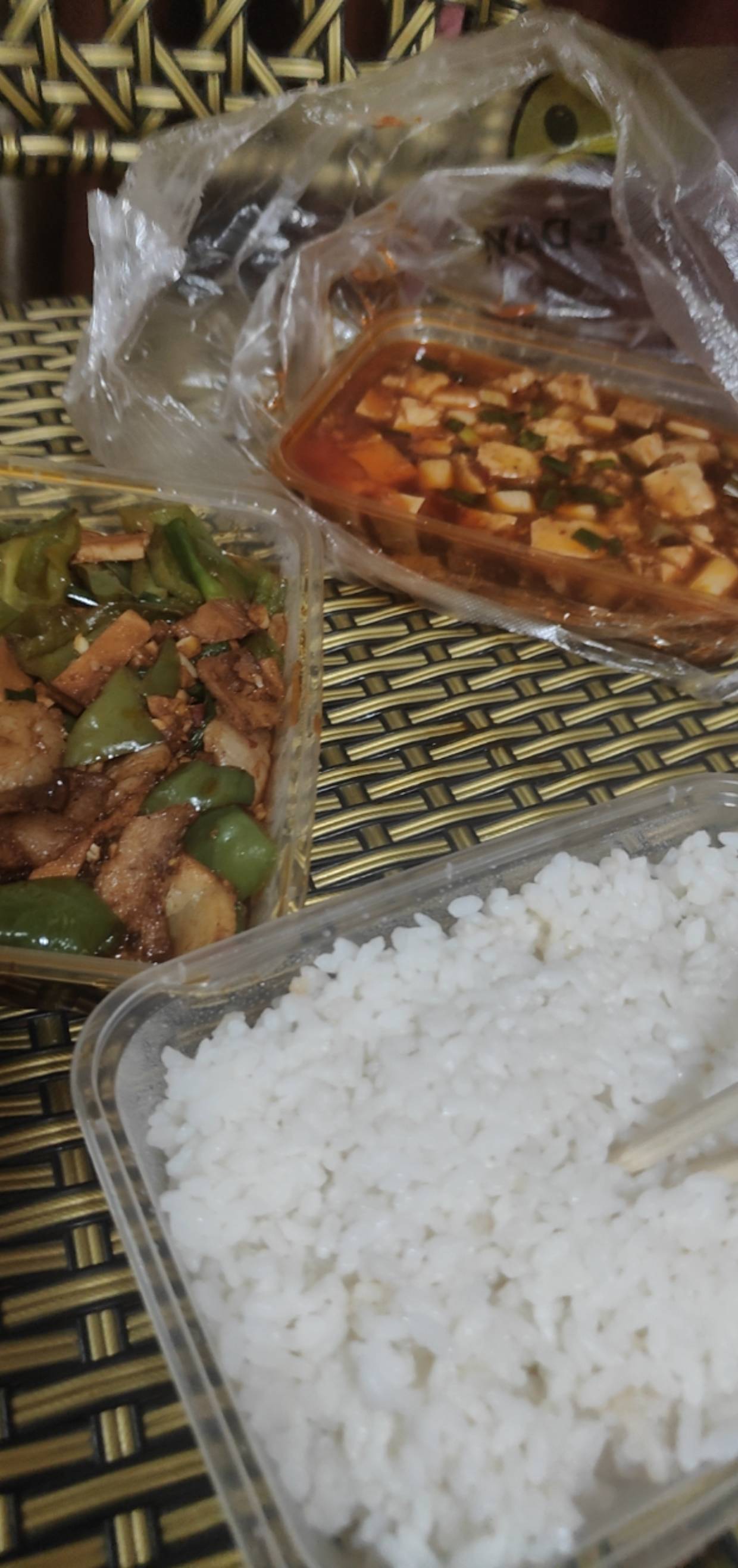 一个人的早餐回锅肉，麻婆豆腐

41 / 作者:雪鹤 / 