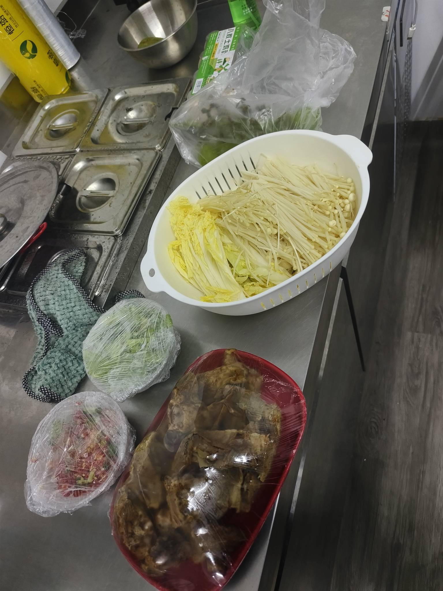 饿了 煮点面吃

90 / 作者:男人永卟言败 / 