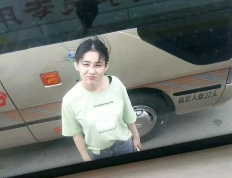 那年桃花开时，你在车站送我，从此你我再也没有见过，，，

6 / 作者:韩鹏飞113 / 