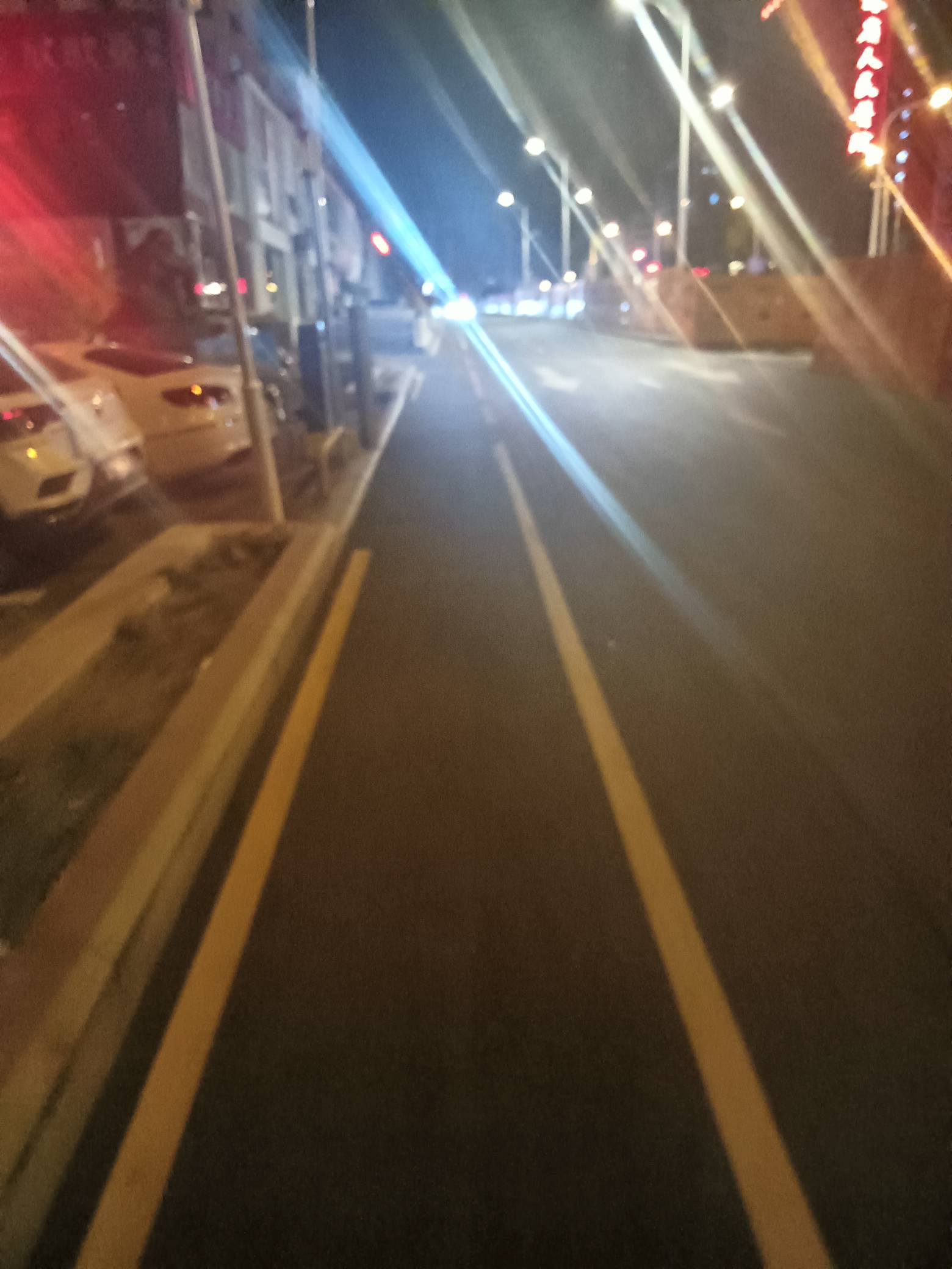 在外面挂壁，晚上只有零上十度，走在马路上又冷又饿，路过一家板面，里面全是人吃面，29 / 作者:变了格局小了 / 