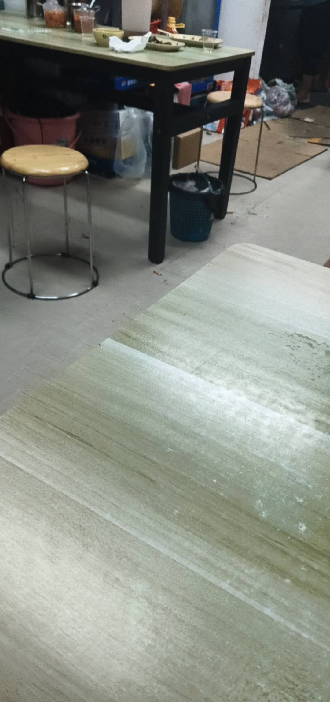 一楼就是饭店 美滋滋 

0 / 作者:老鼠哥 / 