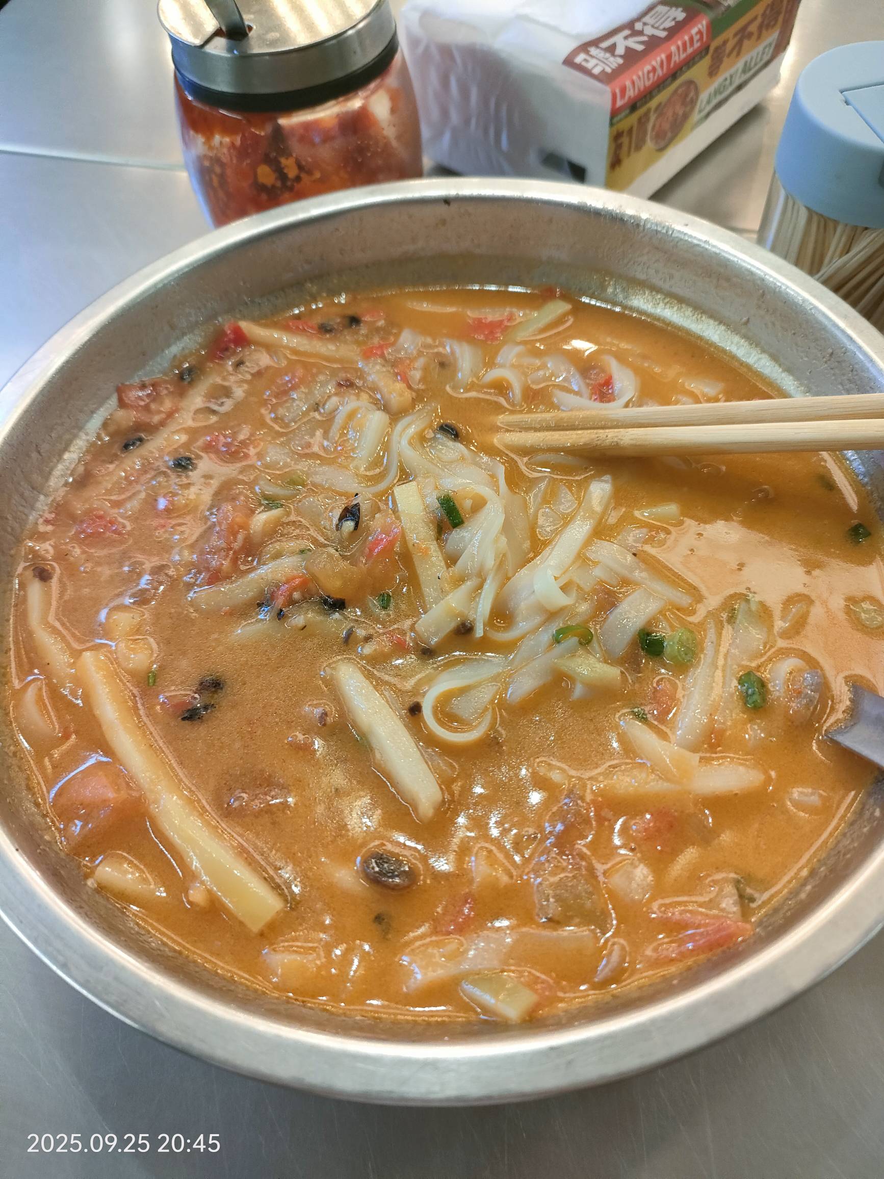 老哥们，出来吃粉！！！

59 / 作者:雅俗共赏2021 / 