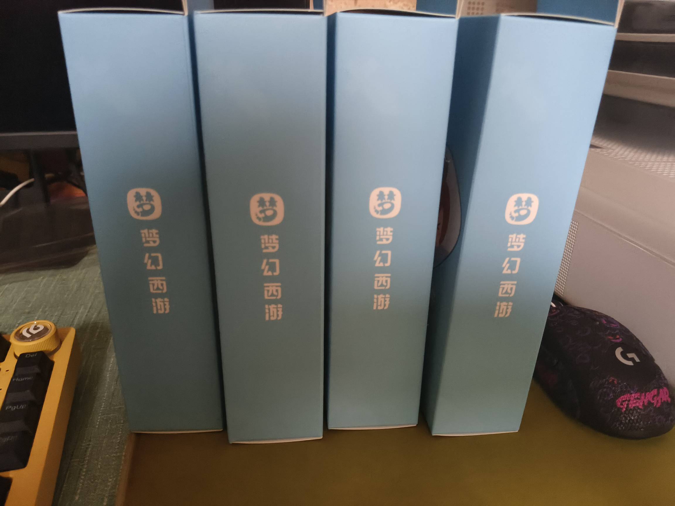 送了一堆钥匙扣，还挺值钱，25一个卖的掉

78 / 作者:梦幻满天星辰 / 