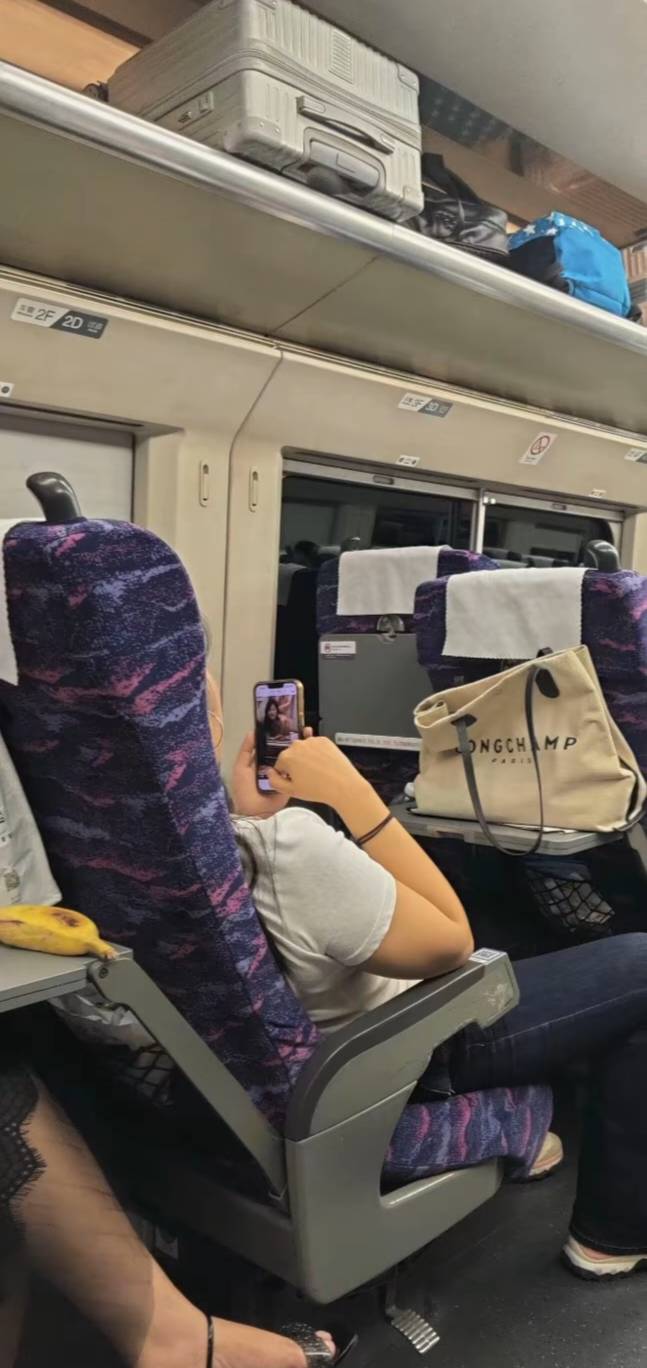 酒店一张80  一张50   30   10出  有老哥要没

56 / 作者:我爱小小孟 / 