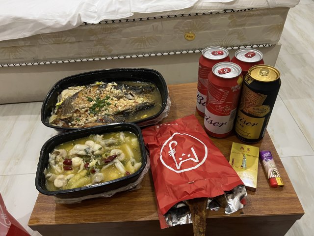 吃点喝点吧老哥们，别申请毛了对自己好点

63 / 作者:毁天灭地神猴 / 