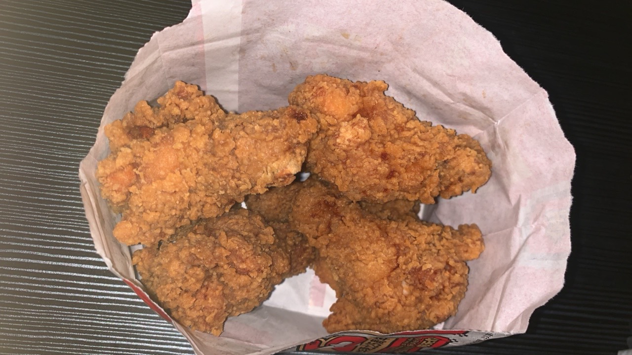 老哥们吃点一块钱买的


87 / 作者:小鬼是魔鬼 / 
