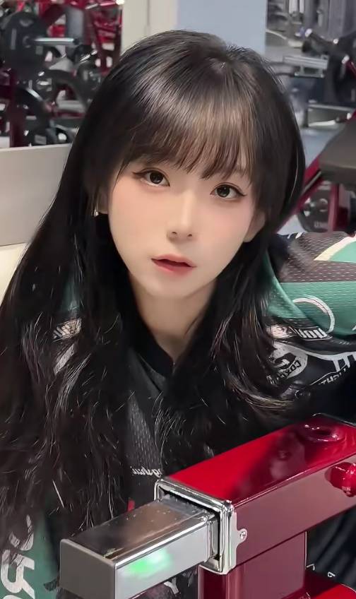 少吃点槟榔，吃了7-8年，每天打底2-3包，没钱就买便宜的，有钱就吃贵点的，吃到口腔粘81 / 作者:是个蒸蛋₍ ˃ᯅ˂） / 