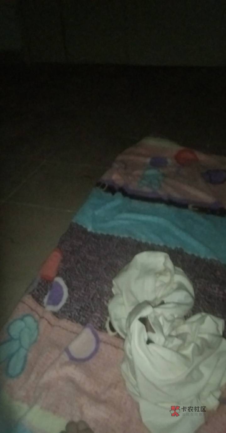 广州好闷热啊，睡不着

39 / 作者:风中之神-聂风 / 