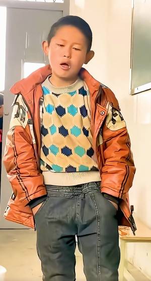 刚睡醒 看老哥们年过的都挺好 人人破百的 我就放心了 洗洗漱 自驾去了

70 / 作者:搞钱！ / 
