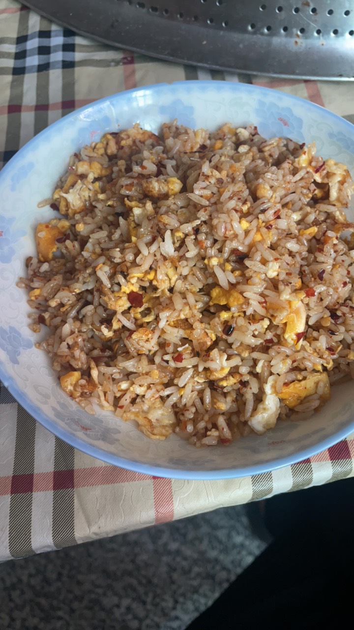 这炒饭，炒的还行不

21 / 作者:寻梦青年2 / 