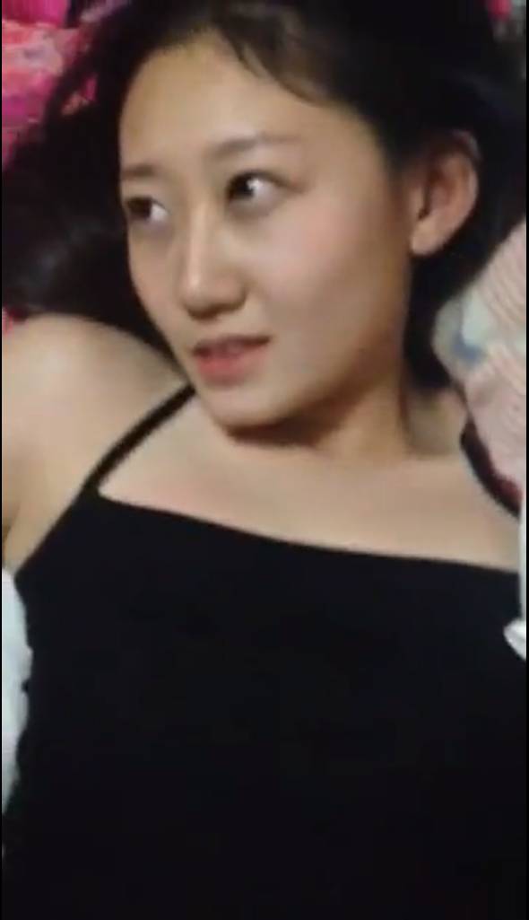 坐标东莞，10块以下除了红梅还有什么烟好抽啊今天就吃了一顿，还有8块想了半天在买烟66 / 作者:孤影。 / 