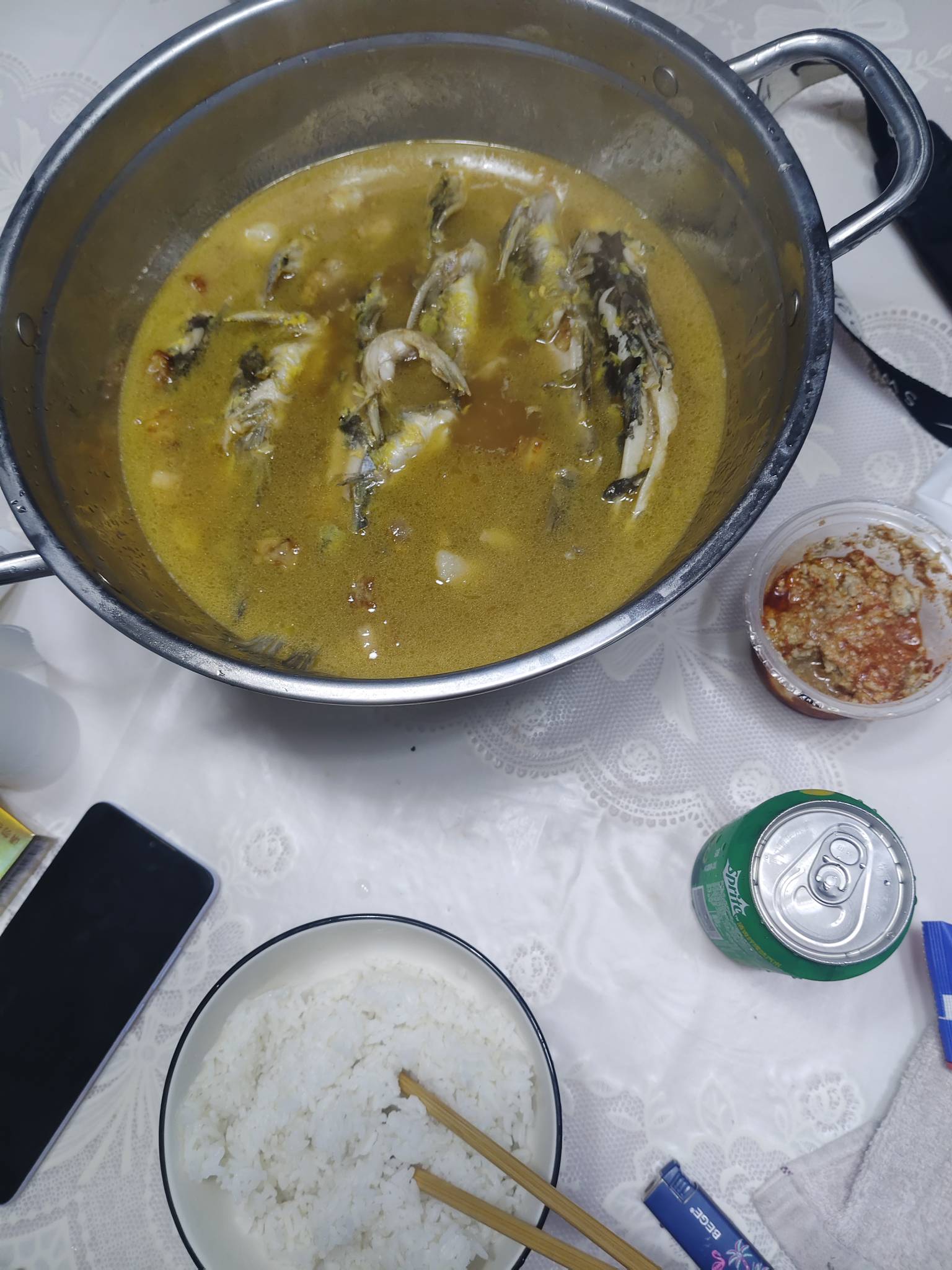 真羡慕假期旅游的老哥们  睡到现在才起来吃饭 又是挂壁的一天

86 / 作者:kc文刀 / 
