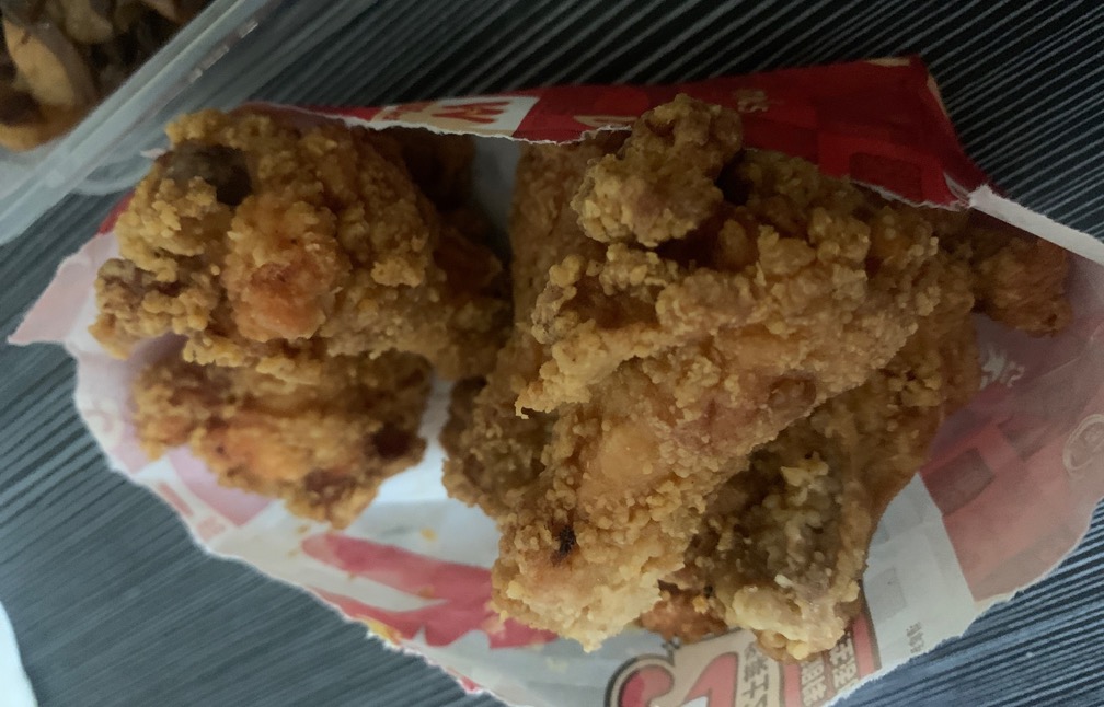 吃老哥们 一块钱买的 


79 / 作者:小鬼是魔鬼 / 