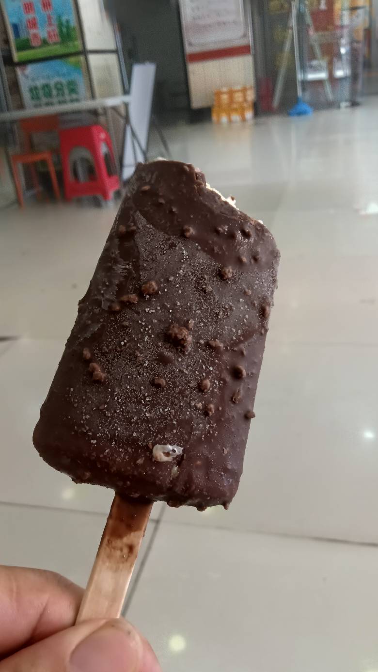 好久没吃巧乐兹了，怎么涨5快了

2 / 作者:福建牛德华 / 