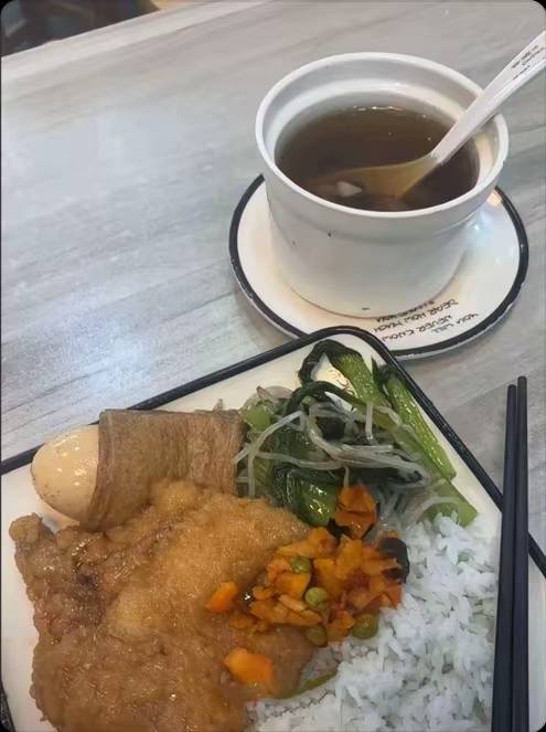 吃饭了，老哥们

43 / 作者:芜湖啊 / 