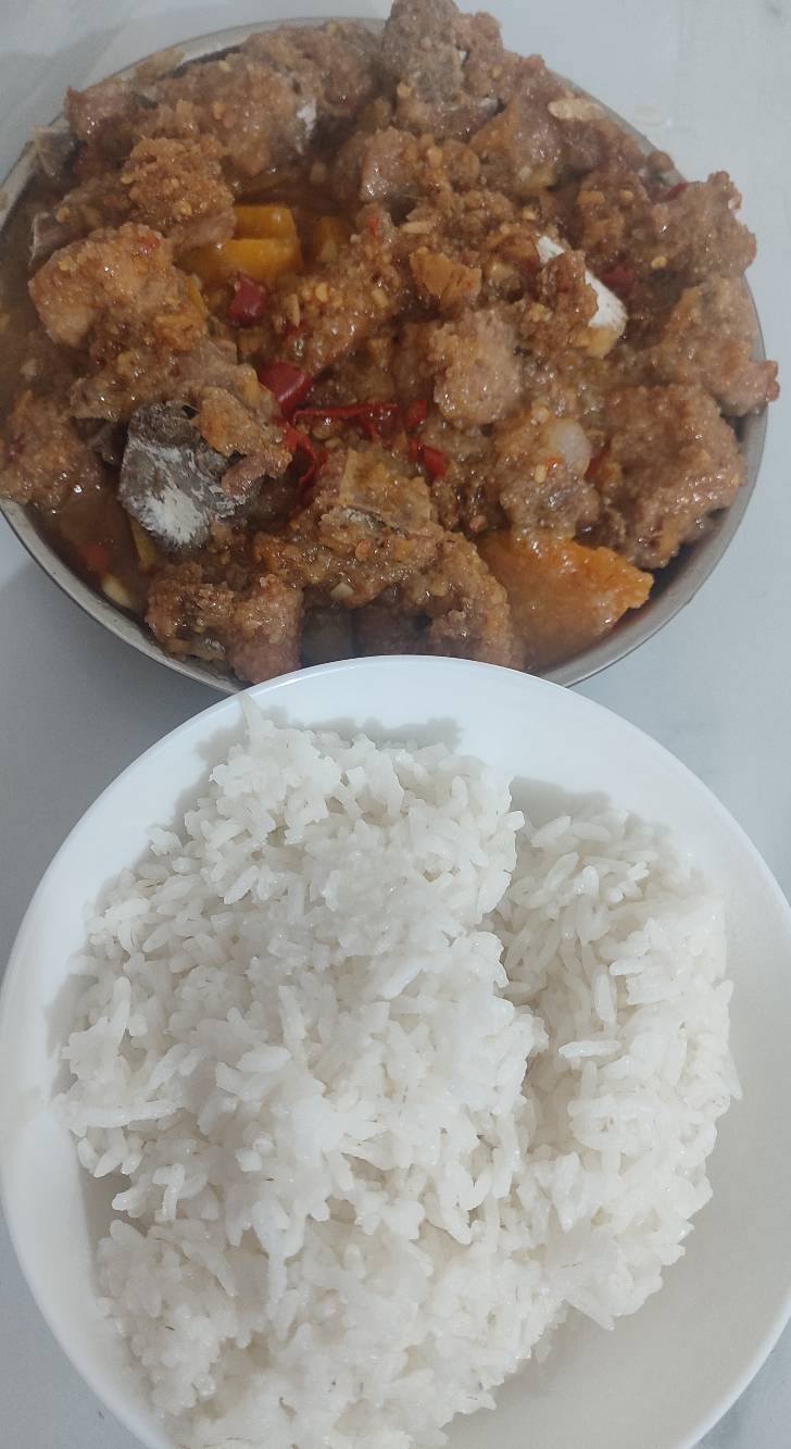 起来晚了，去市场买点排骨，吃上一吃，香晕了。吃完开工

58 / 作者:花花小和尚 / 