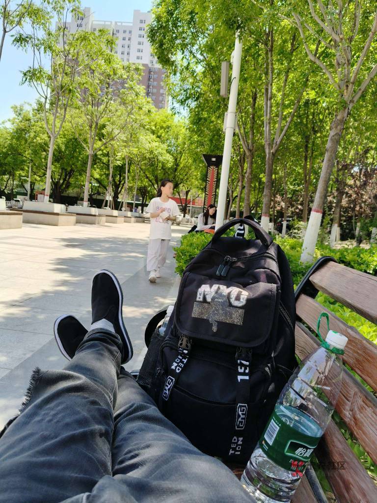 币王攒200U了，不知道干那个
睡一觉错过了最好的点位

29 / 作者:朱铁胆 / 