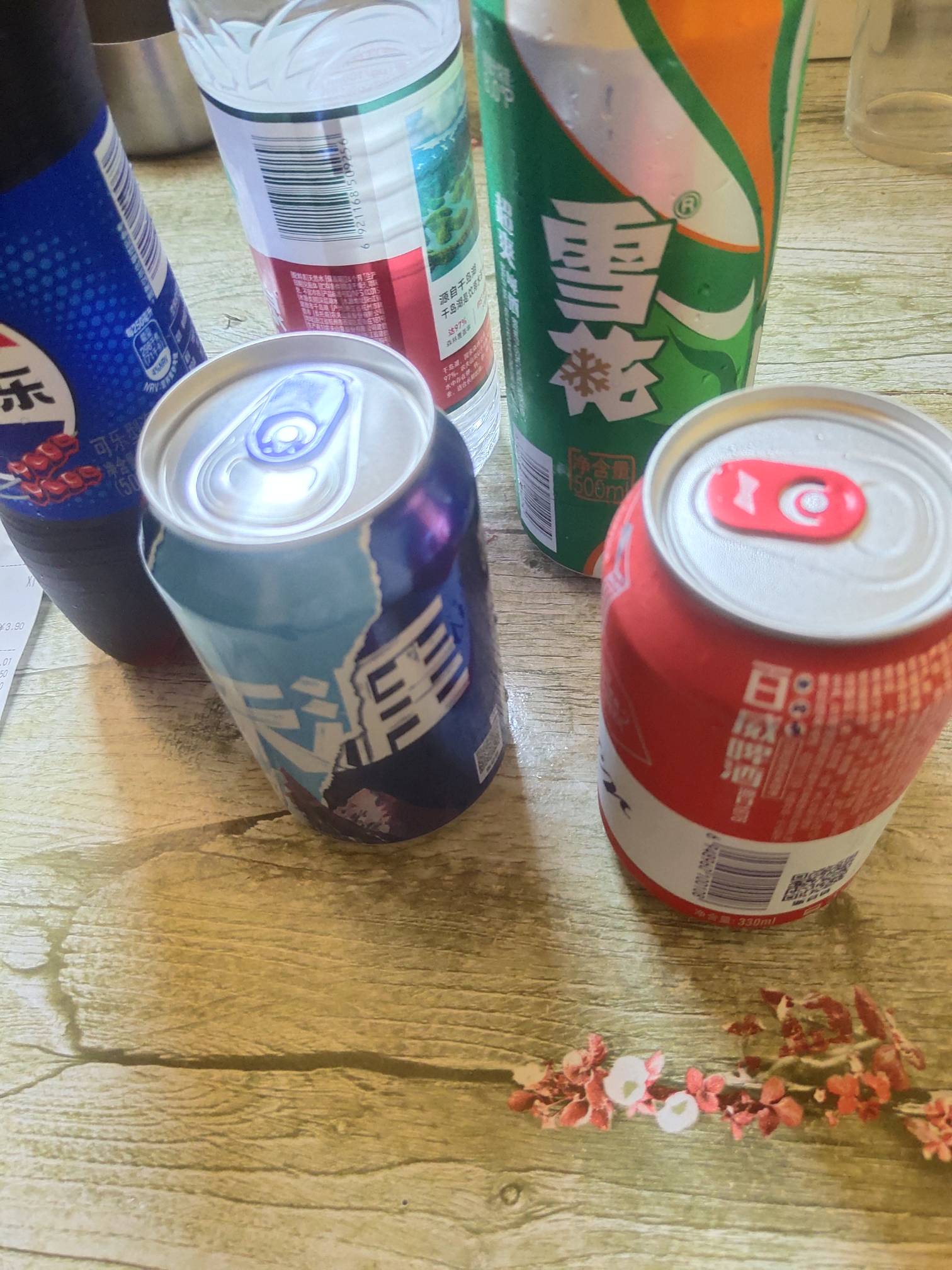 买清爽和淡爽是因为里面有折扣价低，超市发现没有冰的了就打电话给我换成了超爽和百威41 / 作者:一路向前8 / 