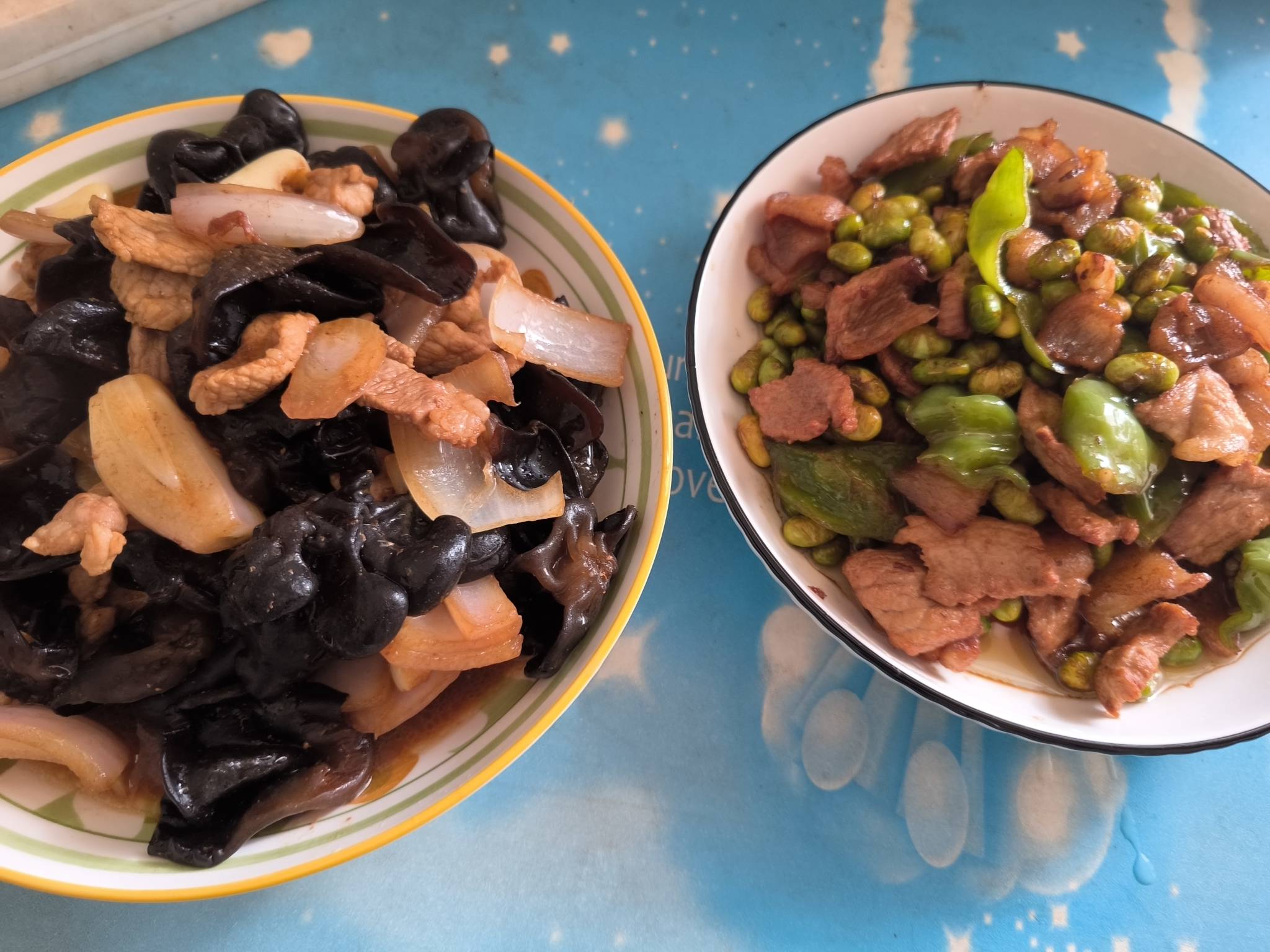 炒两个菜也算是过中秋节了

81 / 作者:胖虎^0^ / 