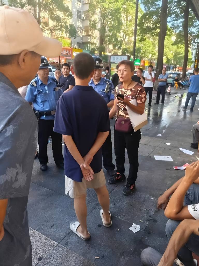 国庆节完了该进厂了，做保安看大门

30 / 作者:梦回大唐做王爷 / 