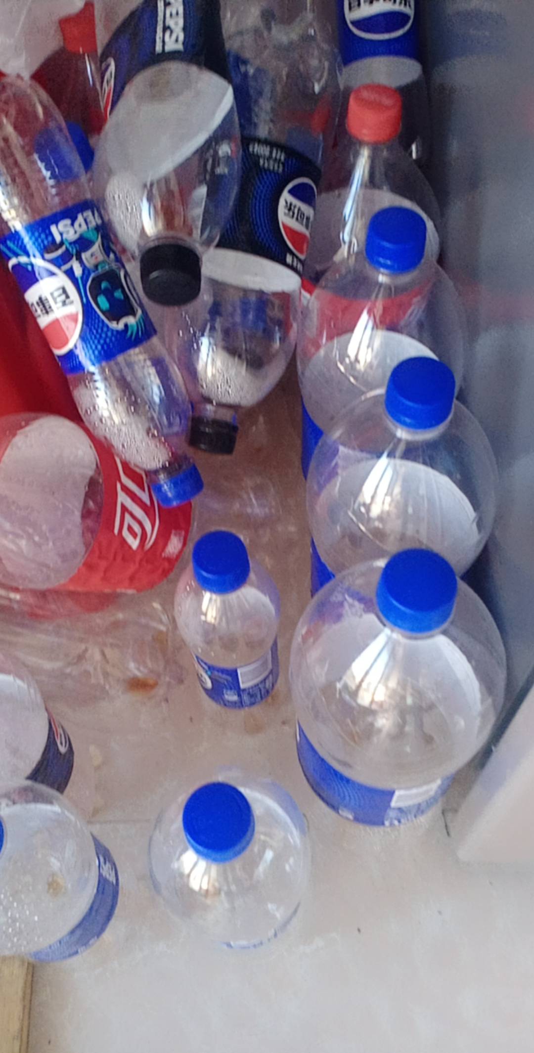 老哥可乐瓶可以扫码红包吗，没看到抽奖的二维码

9 / 作者:可惜没如果gg / 