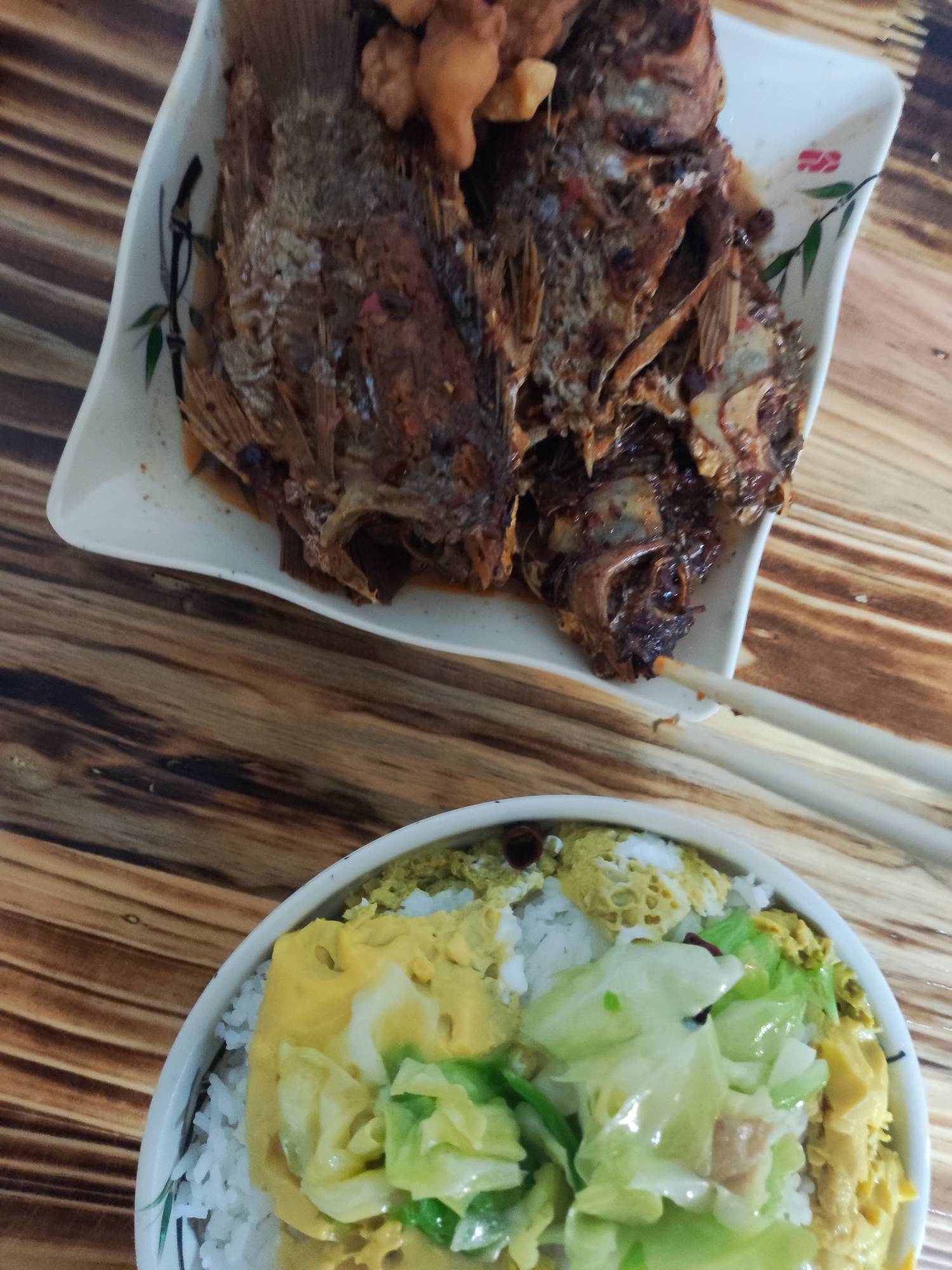 饿晕了，吃点11块钱自助盒饭

92 / 作者:冉霸彪 / 